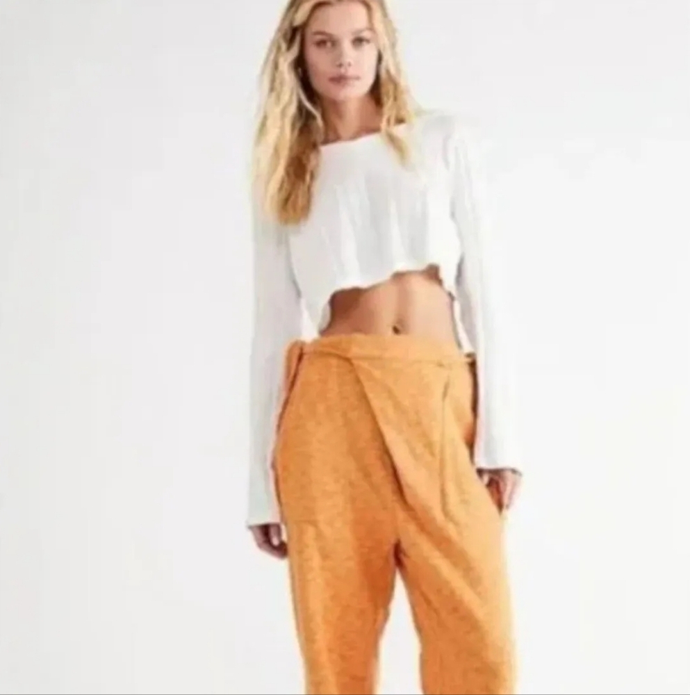 Free People Beach TY Set. NWOT. Size S.